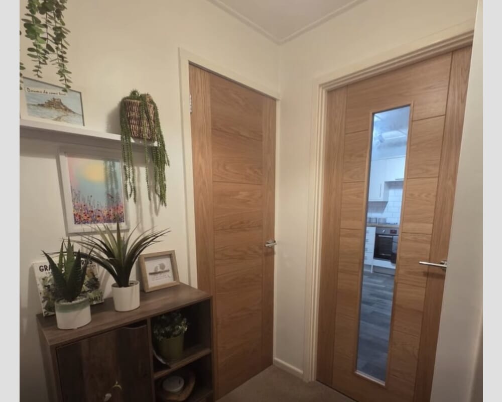 1981 x 711 x 35mm (28") Modern 7 Panel Oak - Prefinished Internal Doors